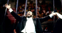 Le Père Noël à l'opéra : Minuit chrétiens, par Luciano Pavarotti