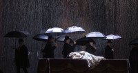 Traviata napolitaine : il pleure dans le cœur comme il pleut sur la scène