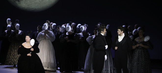 Eugène Onéguine en noir et blanc à l’Opéra de Toulon