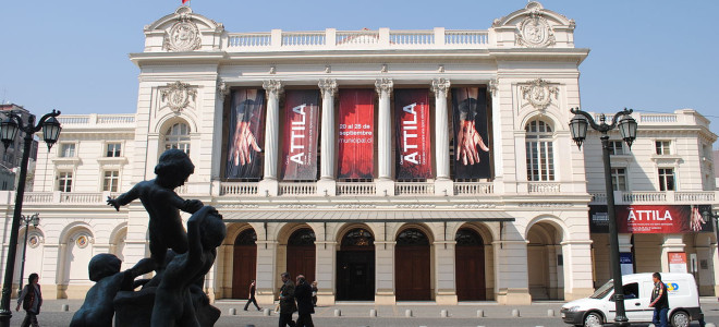 Le Teatro Municipal de Santiago du Chili lève le masque (sur sa saison 2021) mais pas son public