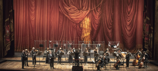 Magnétisme et saltimbanques au Teatro Colón : les Illuminations de Britten en prélude à Mozart