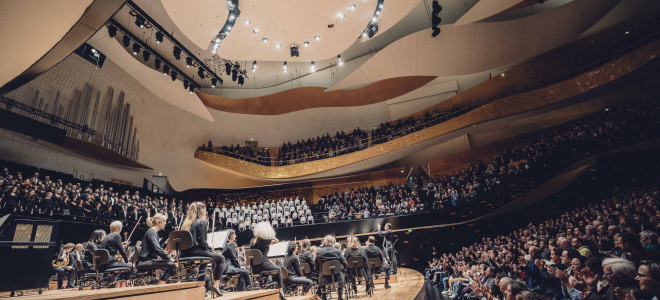 Carmina Burana déplace les foules à la Philharmonie de Paris