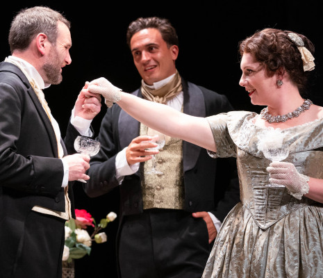 Gabriella Cassidy, Robyn Lyn Evans, Richard Symons - La Traviata par Diva Opera