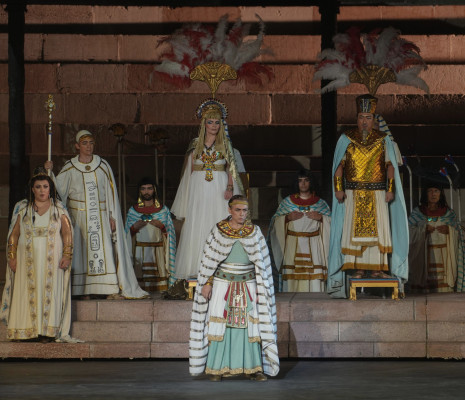 Maria José Siri, Alexander Vinogradov, Agnieszka Rehlis, Ivan Magri et Simon Lim dans Aida par Gianfranco de Bosio aux Arènes de Vérone