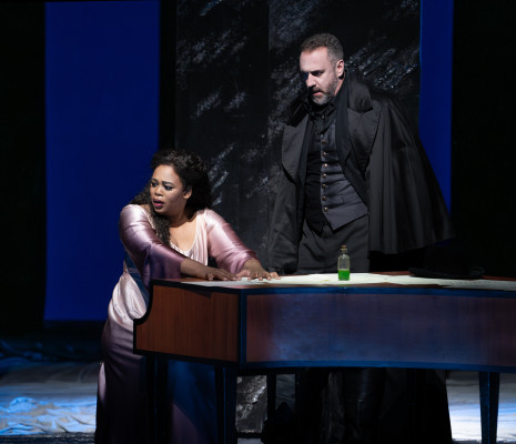 Pretty Yende & Christian Van Horn - Les Contes d'Hoffmann par Bartlett Sher