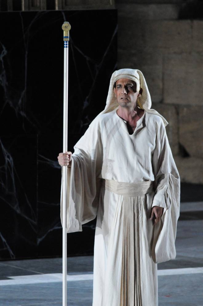 Nicolas Courjal dans Aida par Paul-Émile Fourny