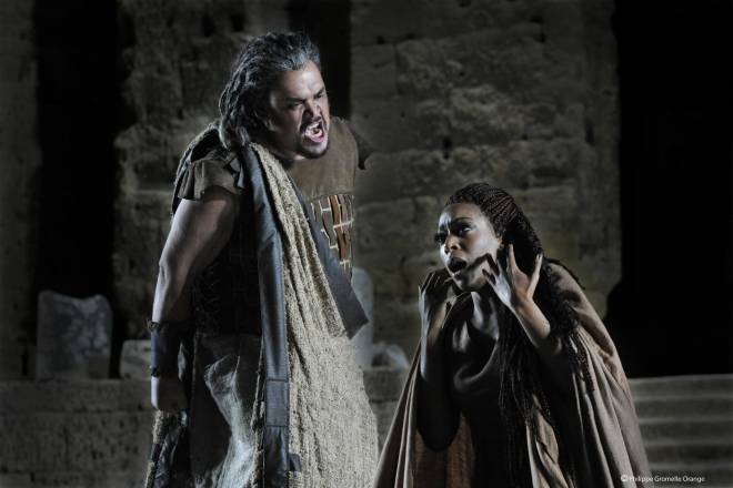 Quinn Kelsey et Elena O'Connor dans Aida par Paul-Émile Fourny