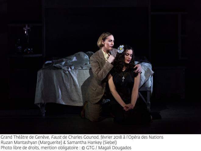 Ruzan Mantashyan (Marguerite) et Samantha Hankey (Siebel) - Faust par Georges Lavaudant