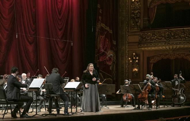 Carla Filipcic Holm & La Orquesta Estable del Teatro Colón