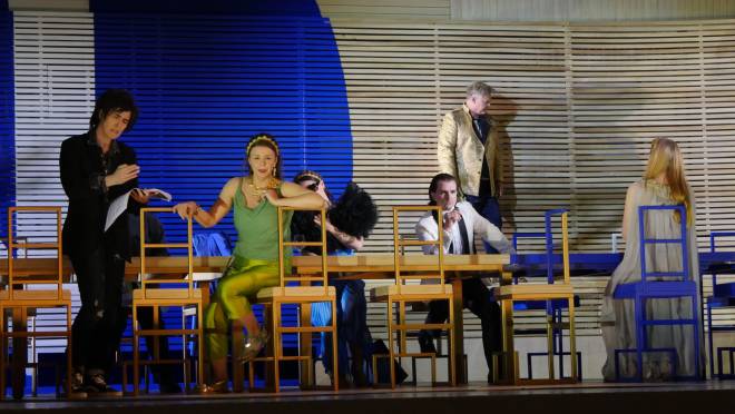 Julie Robard-Gendre, Camille Schnoor et Bryan Register dans Ariane à Naxos