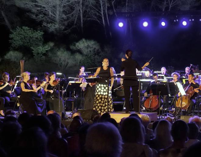 Béatrice Uria-Monzon et l’Orchestre National Avignon-Provence dirigés par Debora Waldman