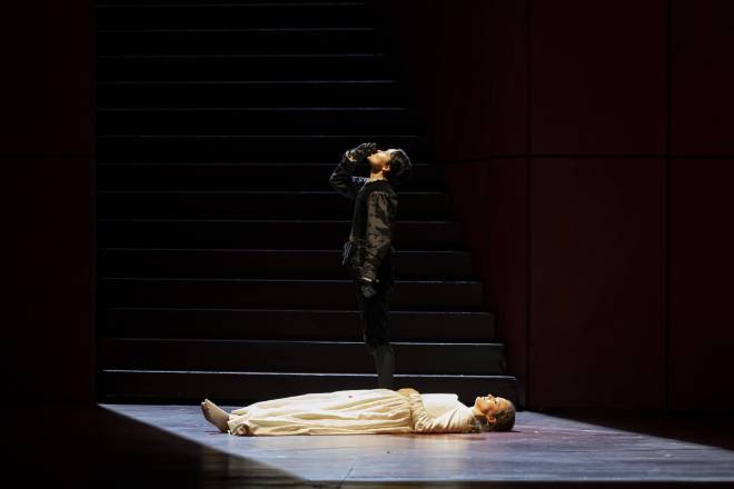 Julie Fuchs & Anna Goryachova - Les Capulet et les Montaigu par Robert Carsen