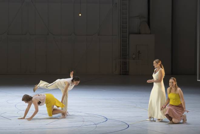 Vannina Santoni & Angela Brower - Così fan tutte par Anne Teresa De Keersmaeker