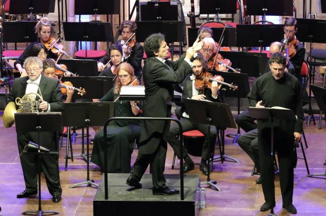 Jean-Pierre Dassonville, Alain Altinoglu, Ed Lyon et l'Orchestre Symphonique de la Monnaie