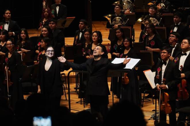 Ana María Patiño-Osorio, Juan Diego Flórez & la Sinfonía por el Perú