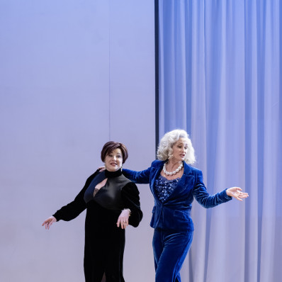 Claudia Mahnke & Agneta Eichenholz - Cosi fan tutte par Dmitri Tcherniakov