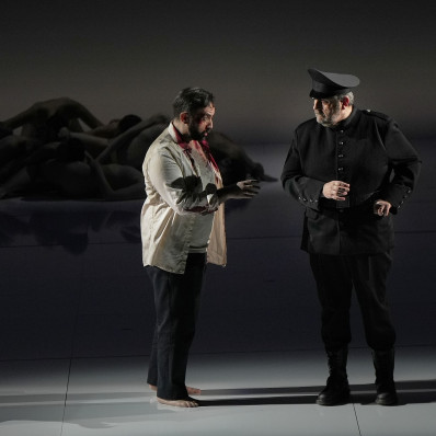 Samuele Simoncini et Eric Vrain dans Tosca par Silvia Paoli