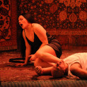 Ausrine Stundyte et John Daszak (Sergueï) dans Lady Macbeth de Mzensk