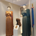 Costumes de La Callas pour Norma, perruque de Médée et canne-thyrse de Tosca