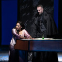 Pretty Yende & Christian Van Horn - Les Contes d'Hoffmann par Bartlett Sher