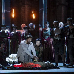 Vitaliy Bilyy (Macbeth), Béatrice Uria-Monzon (Lady Macbeth), Otar Jorjikia (Macduff), Boris Stepanov (Malcolm) - Macbeth par Jean-Louis Martinoty