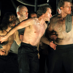 Jacques Imbrailo et Duncan Rock - Billy Budd par Deborah Warner