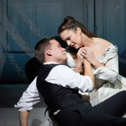 Leon Kosavic & Louise Alder - Don Giovanni par Kasper Holten