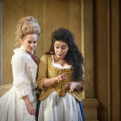 Vannina Santoni & Anna Aglatova - Les Noces de Figaro par James Gray