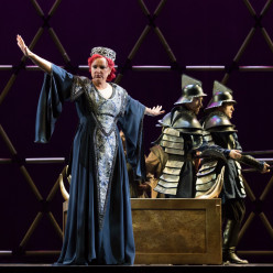 Virginia Tola dans Nabucco