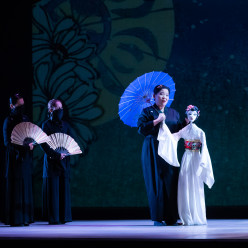 Karen Chia-Ling Ho - Madame Butterfly par Ethan Heard