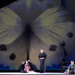 Karen Chia-Ling Ho & Kristen Choi - Madame Butterfly par Ethan Heard