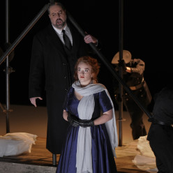 Stefano Meo et Izabela Matula dans Tosca par Silvia Paoli