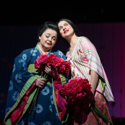 Elizabeth DeShong & Asmik Grigorian - Madame Butterfly par Anthony Minghella