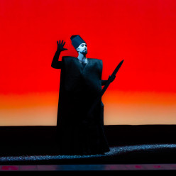 Vartan Gabrielian - Madame Butterfly par Robert Wilson