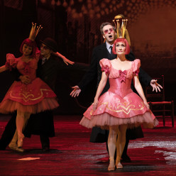 Benjamin Bernheim & Erin Morley - Les Contes d'Hoffmann par Bartlett Sher