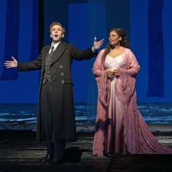 Benjamin Bernheim & Pretty Yende - Les Contes d'Hoffmann par Bartlett Sher