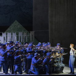 Julie Fuchs & Lawrence Brownlee - La Fille du Régiment par Laurent Pelly