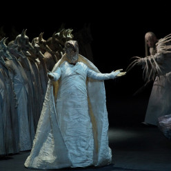 Enrico Iori (Il Re) ; Mika Kares (Ramfis) - Aida par Stathis Livathinos