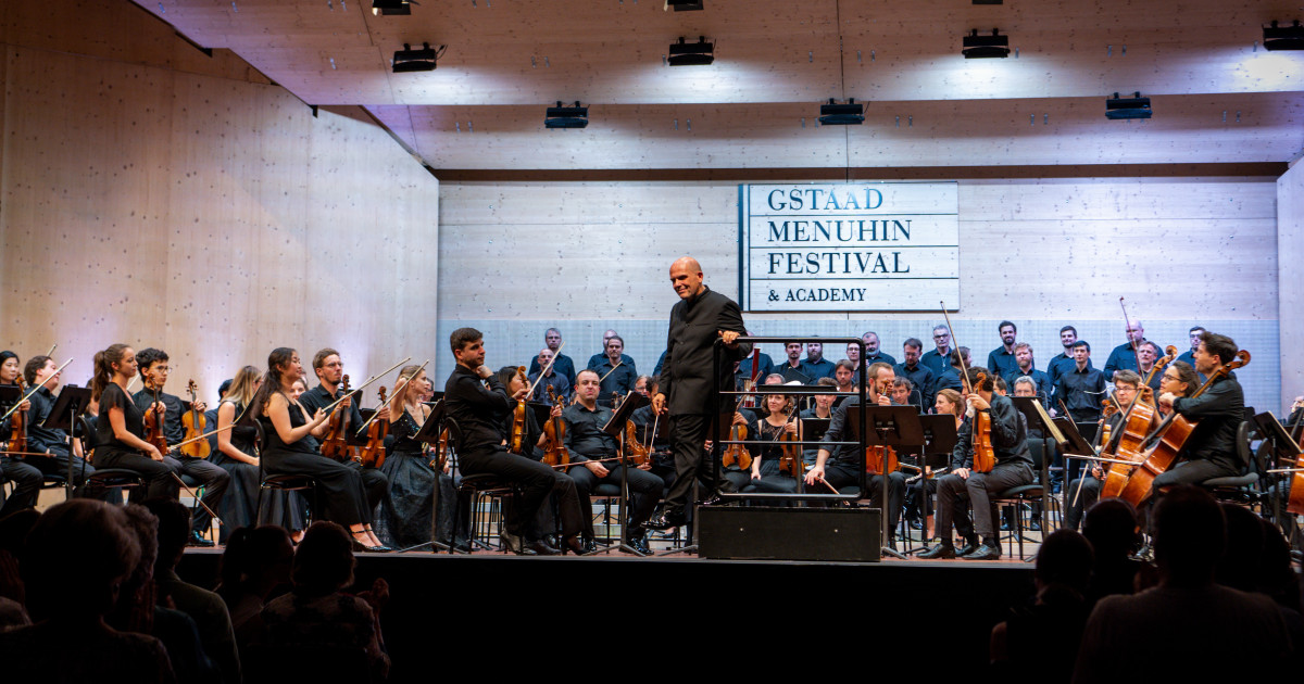 Jaap van Zweden, Gstaad Festival Orchestra et Chœur Philharmonique Tchèque  de Brno - Gstaad Menuhin Festival - Photos - Ôlyrix