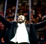Le Père Noël à l'opéra : Minuit chrétiens, par Luciano Pavarotti